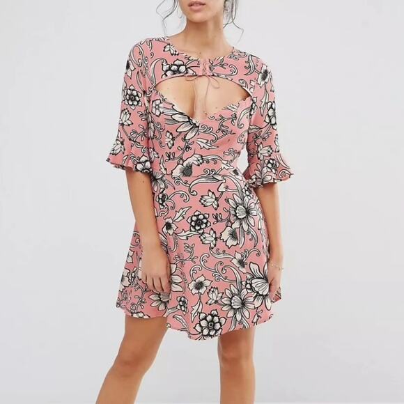 NWT For Love & Lemons Ayla Laced Up Dress in Pink Print - Picture 2 of 9